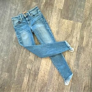 Joe’s Jeans The Icon Mid Rise Skinny Ankle